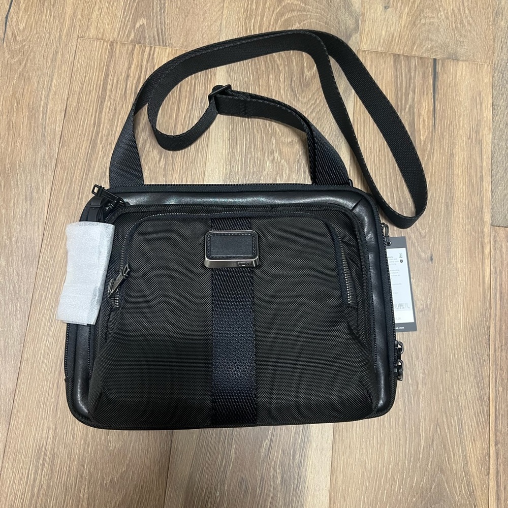 Tumi Black Nylon Messenger Crossbody Bag with Leather Trim